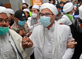 Waduh! Habib Rizieq: Ada Lonte Hina Habib Tapi Dilindungi Polisi, Kacau Tidak?