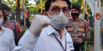 Debat Publik, Machfud Ajak Eri Lihat Sungai Penuh Sampah