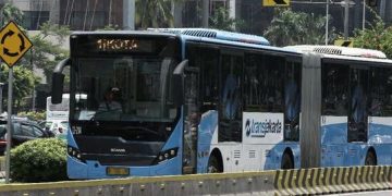 Transjakarta Rombak Halte yang Dibakar Massa Demo Omnibus Law