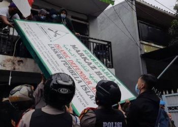 Copot Atribut, Polri Interogasi 7 Pemuda di Lokasi Markas FPI