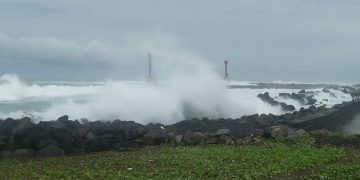 BMKG Ingatkan Potensi Gelombang Tinggi Perairan Dekat Merak