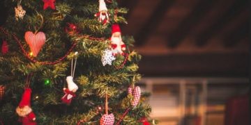 Ornamen Natal Dijual Bebas di Arab Saudi. Sinyal Semakin Moderat?