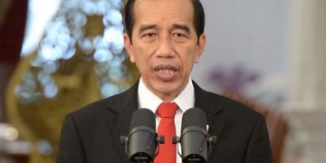 Luncurkan Bansos Tunai, Jokowi Perintahkan Menteri dan Gubernur Awasi Penyaluran Agar Tak “Terpangkas”