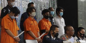 Bukan Main! 3 Tersangka Pemalsu Surat Swab PCR Diciduk Polisi