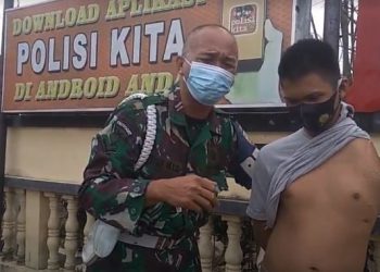 Anggota TNI Menangis Minta Keadilan depan Markas Polresta Pematangsiantar