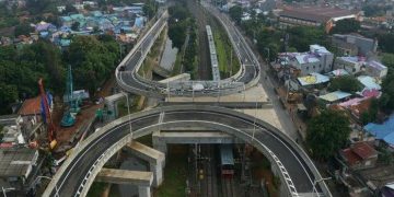 Tinjau Fly Over Tapal Kuda, Anies Akui Masih Kurang Marka dan Rambu Lalin
