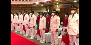 Gubernur Bali Lantik 6 Kepala Daerah Hasil Pilkada 2020, Wayan Koster Tekankan untuk Serius Tangani Covid-19