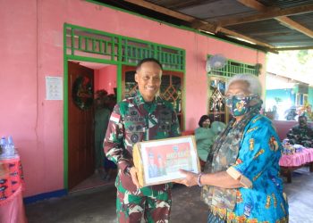 Selain Melaksanakan Kunjungan Kerja, Pangdam XVII/Cenderawasih Gelar Bakti Sosial di Kab. Kepulauan Yapen