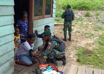 Keliling Kampung, Prajurit TNI Cek Kesehatan Masyarakat Papua
