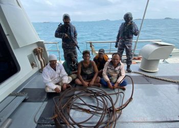 TNI AL Amankan Perahu Diduga Pelaku Pencurian di Tongkang