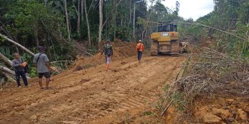 Demi Percepat Kegiatan TMMD Ke-110, Dandim Sambas Kerahkan Alat Berat