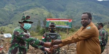 Warga Distrik Ibele Antusias Sambut TNI Manunggal Membangun Desa