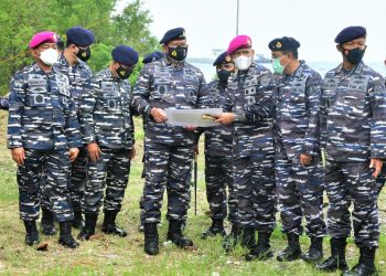 Kasal  Tinjau Lahan TNI AL di Pulau Damar