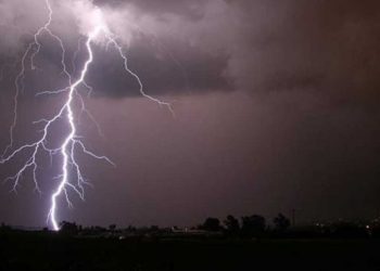 Waspada! BMKG Ingatkan Warga, Hujan Disertai Petir di  DKI Hari Ini