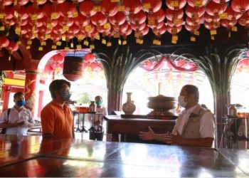 Tinjau Vihara, Wali Kota Tangerang : Doakan Pandemi Segera Berakhir