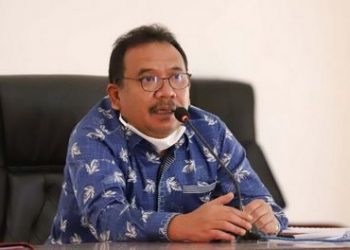 Satgas Covid-19 Humbang Semprot Disinfektan Rumah Terindikasi Klaster Covid-19, Sekda: Masyarakat Tak Perlu Takut