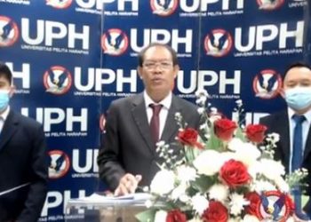 Dengan Predikat Magna Cumlaude, Dekan FH-UKI Jakarta Hulman Panjaitan Raih Gelar Doktor dari UPH