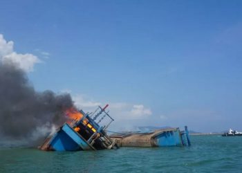 Tak Mau Kendor, KKP dan Kejaksaan Tenggelamkan 2 Kapal Pencuri Ikan Malaysia