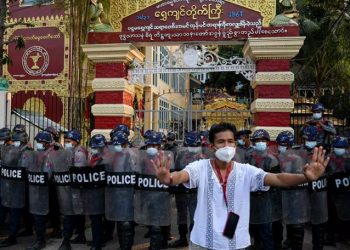 Status Darurat Militer, Ribuan Warga Myanmar Selamatkan Diri dari Kawasan Industri