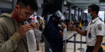 Ikuti Kereta Api, Naik Pesawat Bisa Pakai Hasil Tes Negatif GeNose