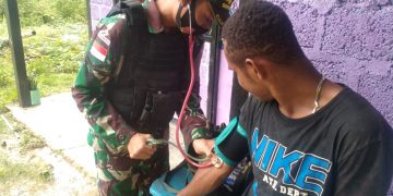 Satgas Yonif 413 Kostrad Wujudkan Warga Perbatasan RI-PNG Sehat dan Sejahtera