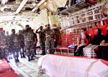 Gugur Saat Jalankan Tugas, Jenazah Kopda Anumerta Dedy Irawan Dimakamkan di TMP Taman Bahagia Riau