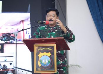 Panglima TNI dan Kapolri Tinjau Vaksinasi Prajurit TNI dan Anggota Polri di Polda Kepri