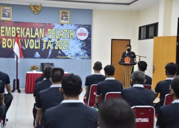Kapusjaspermildas TNI Berikan Pengarahan Akhir Kepada Peserta Pelatih Bola Voli