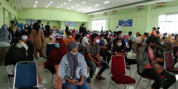 Pemerintah Sasar Pedagang Pasar Induk Penerima Vaksin