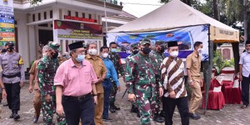 Aster Panglima TNI Tinjau Posko Terpadu PPKM Mikro di Cirebon