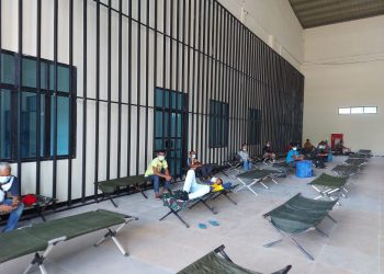 Cegah Penyebaran Covid-19, Satgas Yonif 642 Laksanakan Pengawasan Terhadap PMI dari Malaysia