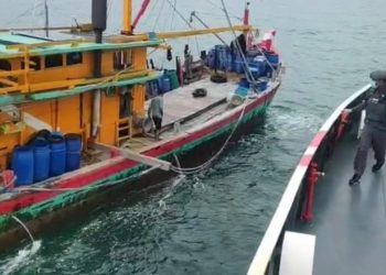 Bakamla RI Tangkap 2 Kapal Pencuri Ikan Asal  Malaysia di Perairan Selat Malaka