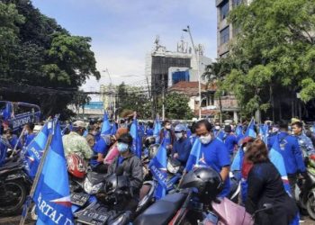 Datangi Kemenkumham, AHY Dikawal Ratusan Kader