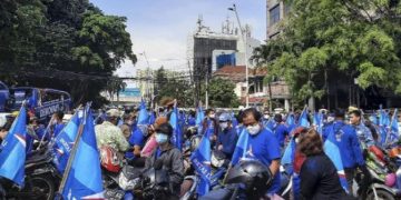 Datangi Kemenkumham, AHY Dikawal Ratusan Kader