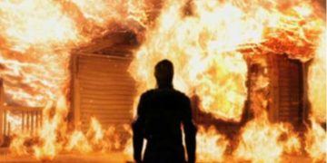 Gegara Diputusin, Pria Ini Bakar Rumah Mantan Kekasihnya