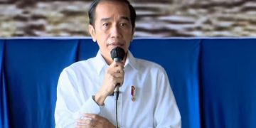 Panglima TNI Dampingi Presiden Jokowi Silaturahmi dengan Keluarga Prajurit KRI Nanggala 402