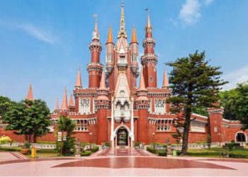 44 Tahun Dikelola Keluarga Soeharto, TMII Kini Diambil Alih Pemerintah