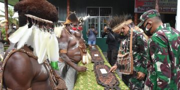 Danrem 174 Merauke Bersama Enam Kepala Suku Resmikan Dua Koramil di Kabupaten Asmat Papua