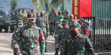 Satgas Pamtas RI-PNG Yonif 131/Braja Sakti Terima Kunjungan Kapuskesad