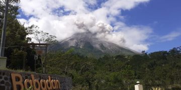 Gunung Merapi muntahkan Awan Panas Sejauh 2 Kilometer, Cepogo Dilanda Hujan Abu