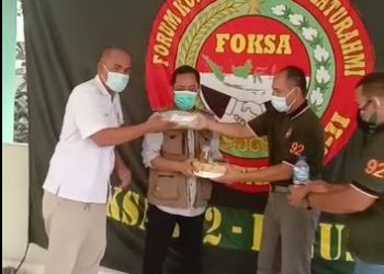 Foksa Peduli Bagikan Takjil dan Nasi Kotak kepada Pemulung di TPA Bantar Gabang