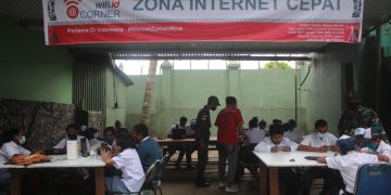TNI Rangkul Telkom Agar Anak Sekolah Mendapatkan Internet Gratis Di Papua
