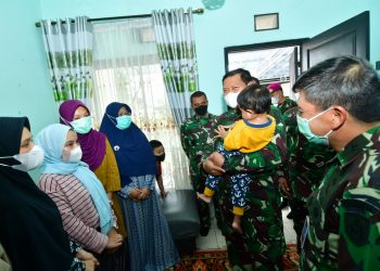 Kasal  Berikan Dukungan Moril Keluarga Letkol Irfan Suri Korban Tenggelamnya KRI Nanggala-402