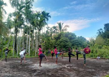 TNI Ajarkan Beladiri Pencak Silat Kepada Masyarakat di Papua