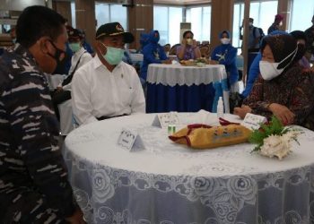 Beri Dukungan Moril, Menko  PMK dan Menteri Sosial Kunjungi  Keluarga KRI Nanggala-402