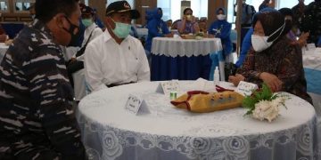 Beri Dukungan Moril, Menko  PMK dan Menteri Sosial Kunjungi  Keluarga KRI Nanggala-402