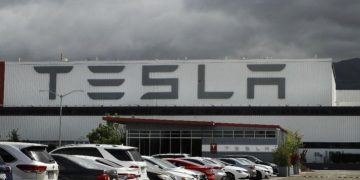 Jual Bitcoin, Tesla Raup Cuan Hingga Rp1,46 Triliun