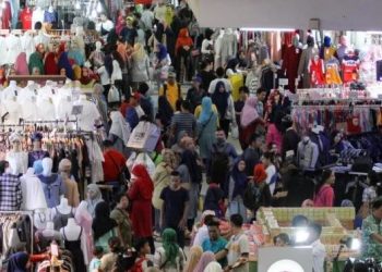 Pengunjung Melonjak Drastis  di Pasar Tanah Abang, Mulai Besok Anies Berlakukan Sistem Buka Tutup