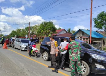 Lebaran Tiba, Koramil Selakau Laksanakan Pengawasan Dan Larangan Mudik Di Posko Penyekatan
