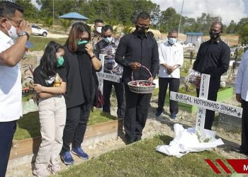 Ziarah ke Makam Birgaldo Sinaga, Moeldoko: Kami Punya Emosi yang Sama
